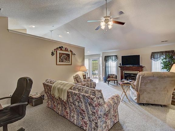 5th image of 93 Boone Hill Ct