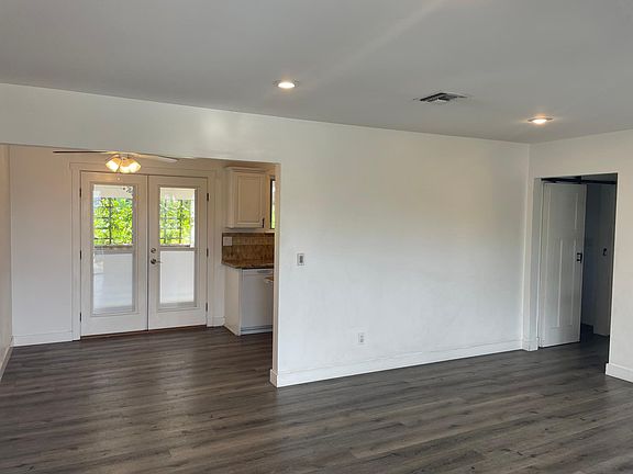 2nd image of 1260 Barbara Dr