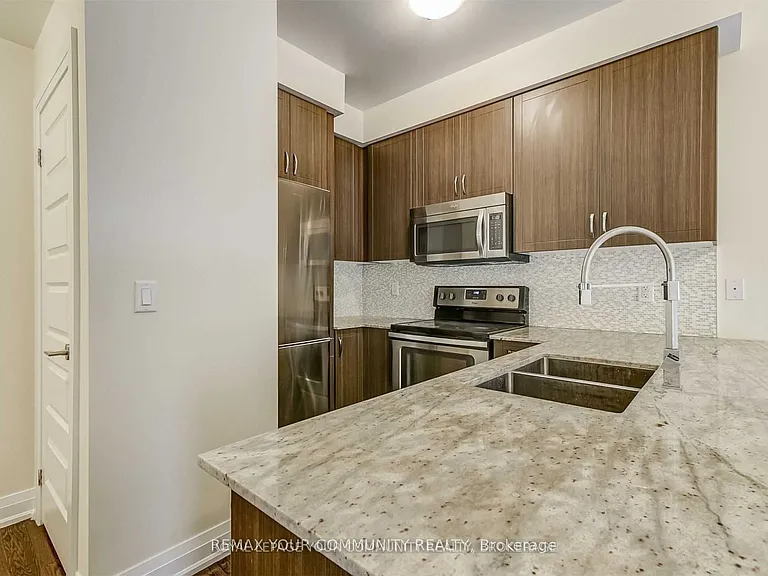 15 Eldora Ave #21 — Photo 8