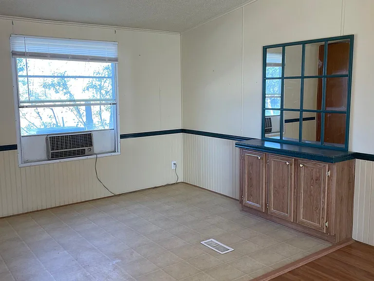 807 Katherine Ave — Photo 2
