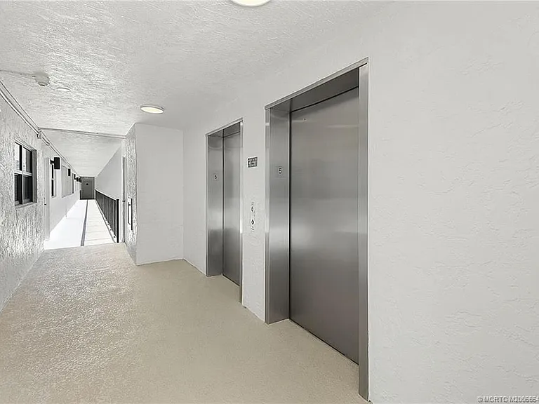 10310 S Ocean Dr #504 — Photo 3