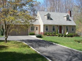 13 Sprucewood Ln, Ridgefield, CT 06877