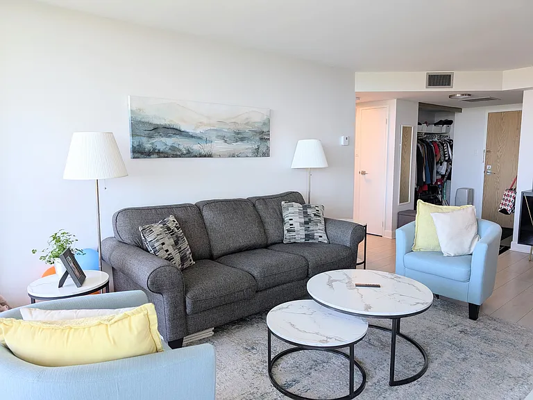 1500 Riverside Dr #1902 — Photo 6