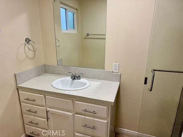 3 bed, 1100 sqft, $3,195 — Photo 2