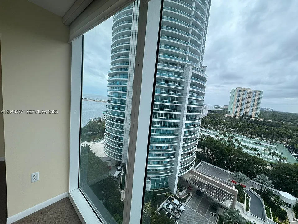 2101 Brickell Ave #1112