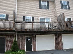 2nd image of 2121 S Greenwood Dr #702