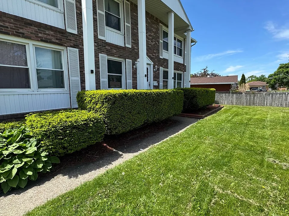 21 Yorktown Rd #2