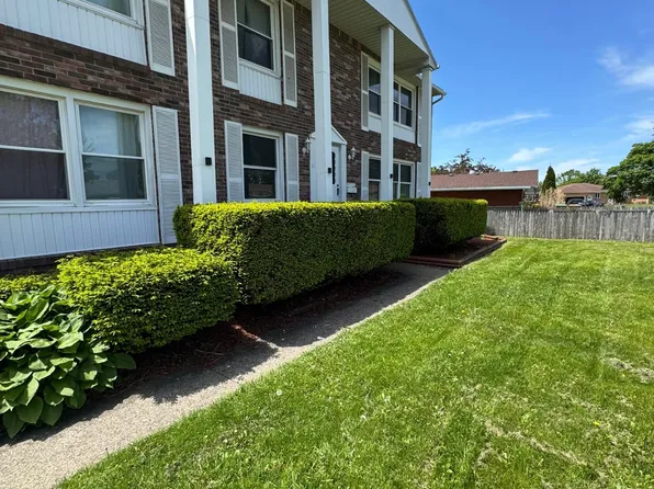 21 Yorktown Rd Floor 2, Buffalo, NY 14225