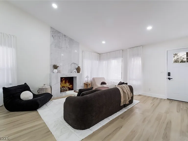 3138 Belvedere Dr — Photo 3