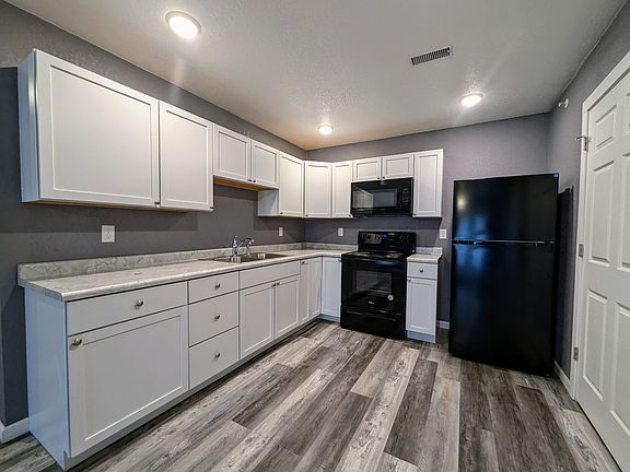 3rd image of 1319 B Ave W #36