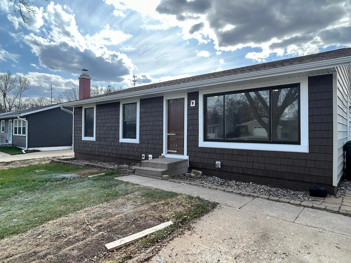 Building Photo - 1644 Elaine Dr NW