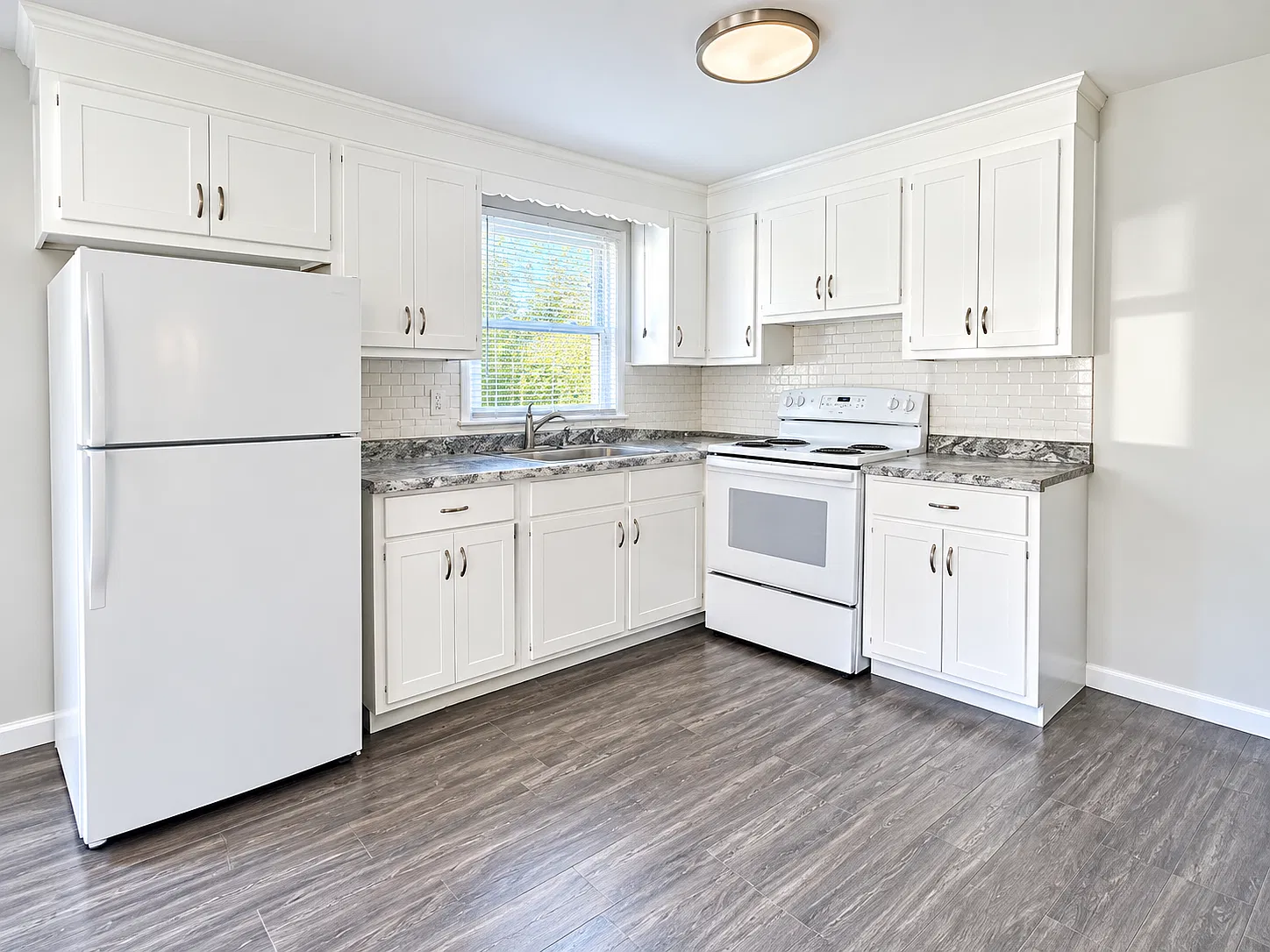 2 bed, $2,000 — Photo 2