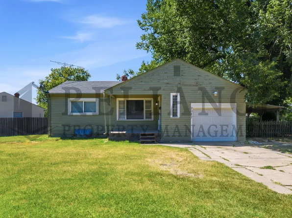 2017 S Green Acres Dr, Wichita, KS 67218