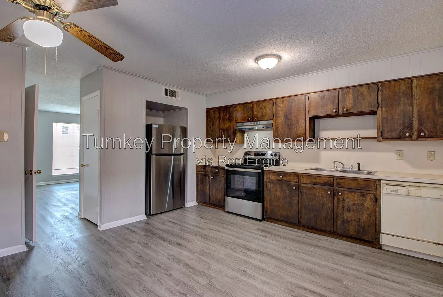 2 bed, 1.5 bath, 976 sqft, $875 — Photo 1
