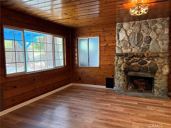 3rd image of 320 Sky View Ln