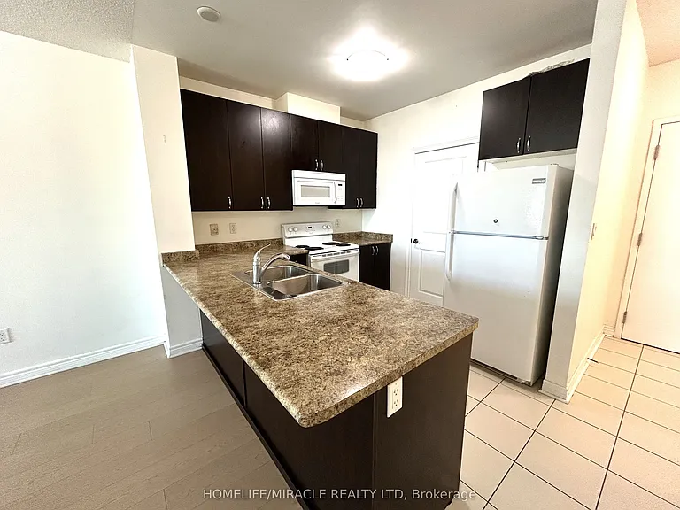 7400 Markham Rd #423 — Photo 8