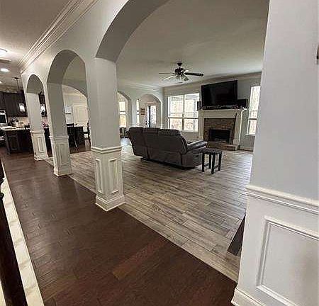 5th image of 328 Vantage Point