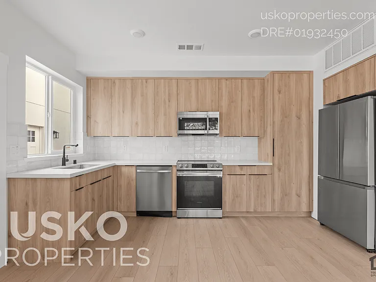 4843 Chippendale Dr #B — Photo 3
