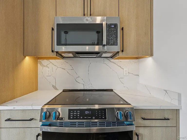 325 Manville #201 — Photo 11