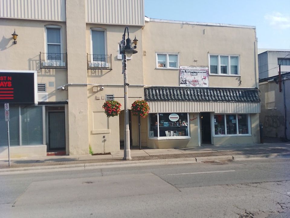 1st image of 26 Simcoe St N