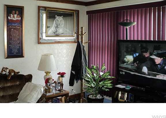 3rd image of 90 Leonard St