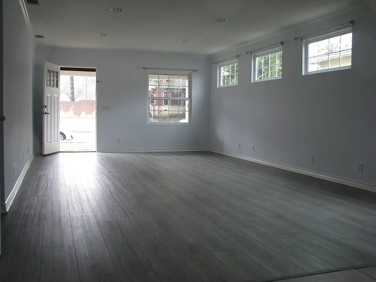 502 Hampton Rd — Photo 4
