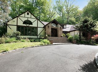 18 Lattingtown Ridge Ct, Locust Valley, NY 11560