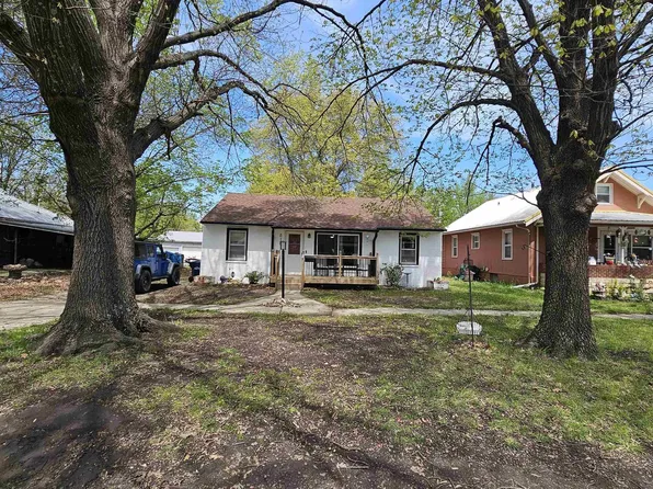 810 Ellinwood St, Osage City, KS 66523