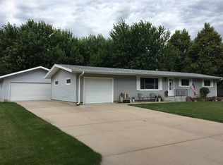 420 Matson St, Aurora, NE 68818