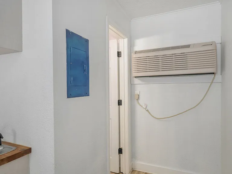 21 Larue St. Apartments — Photo 19