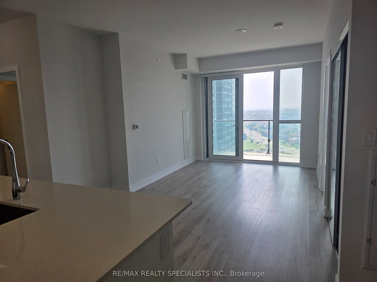 430 Square One Dr — Photo 4