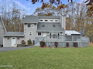 507 Log Tavern Rd, Milford, PA 18337