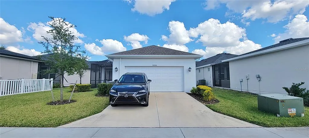 3 bed, 2.0 bath, 2018 sqft, $2,600 — Photo 2