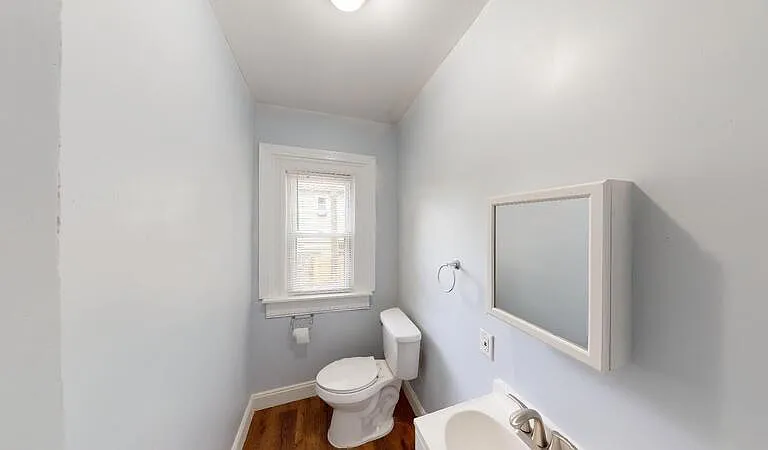 706 E 43rd St — Photo 13