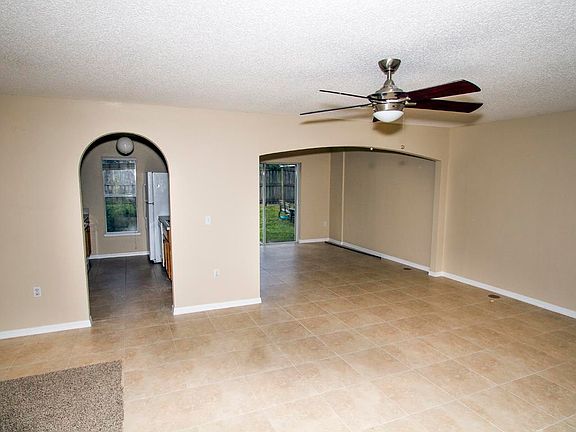 4th image of 9940 Ashburn Lake Dr
