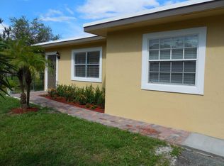 552 Mercury St, West Palm Beach, FL 33406