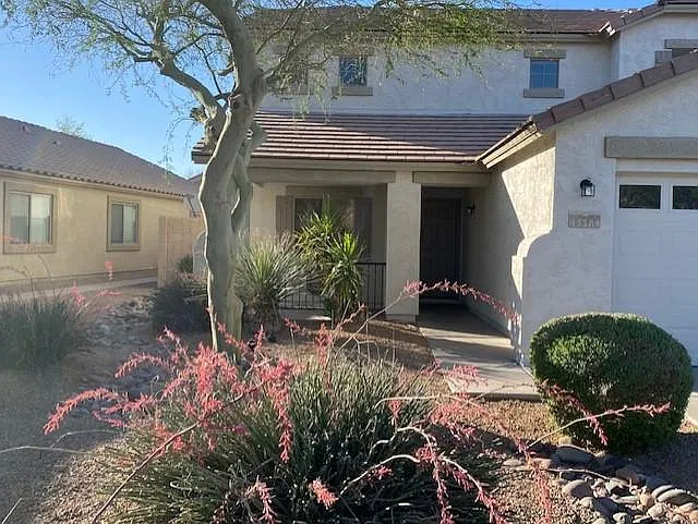 4 bed, 2425 sqft, $2,095 — Photo 4
