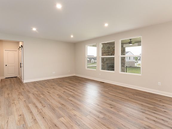 3rd image of 2937 Northcross Dr