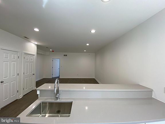 5th image of 528-40 N 34th St #2