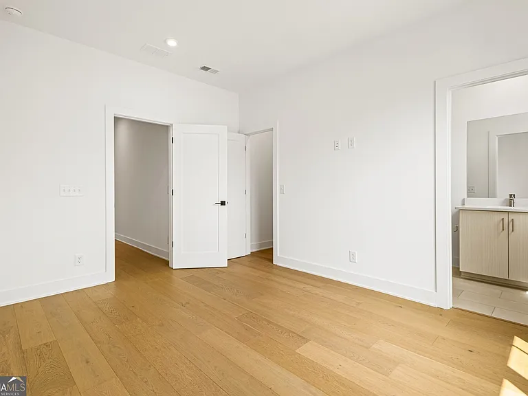 230 New St #1304 — Photo 14