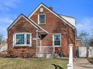 3584 S 17th St, Milwaukee, WI 53221