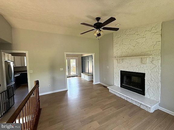 3rd image of 11512 Woodland View Dr