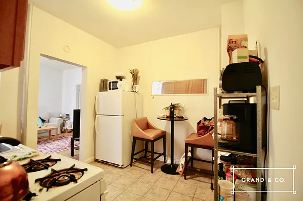 Rented by Grand & Co. | media 8