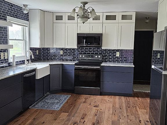 3rd image of 8651 Moreland Rd