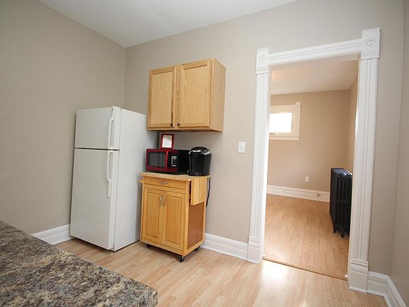 Big, clean, bright kitchen with lovely remodeled counters and cabinets!