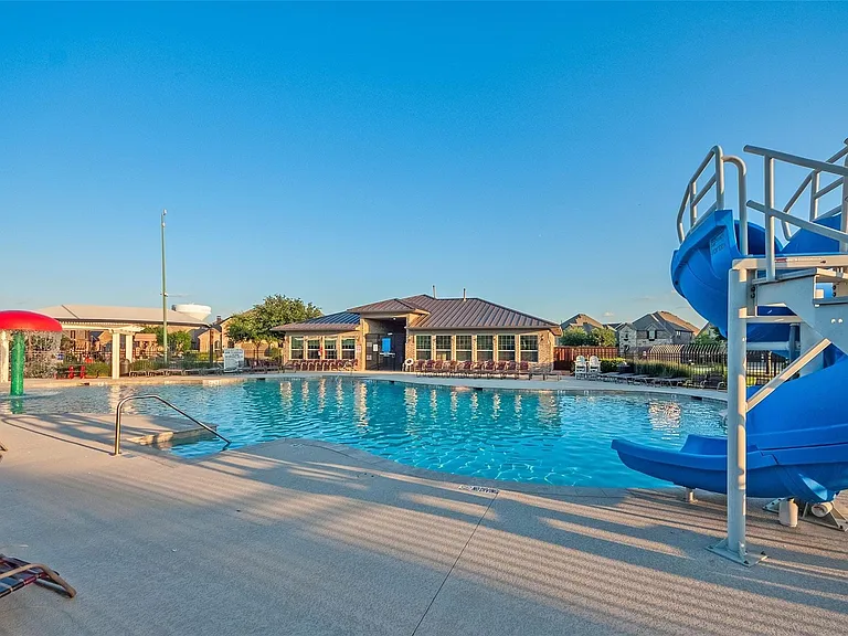 One of several community pools of Castle Hills. This one is closest to 604 Warwick.