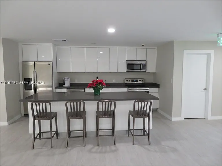 8025 SW 107th Ave #202 — Photo 30