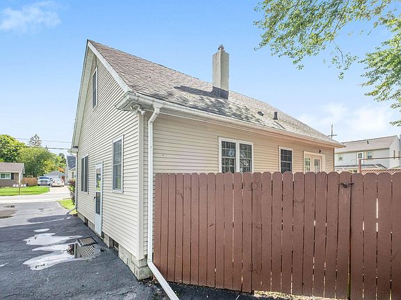 4th image of 3533 Hickory Ave SE