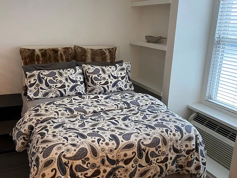 224 E Garden St #338 — Photo 7