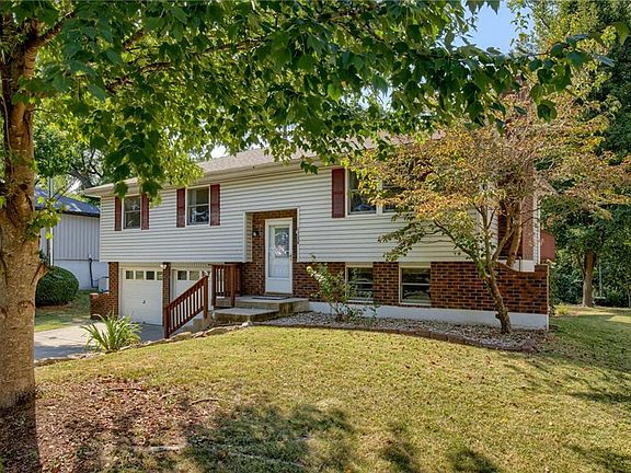 2nd image of 1336 Park Ln